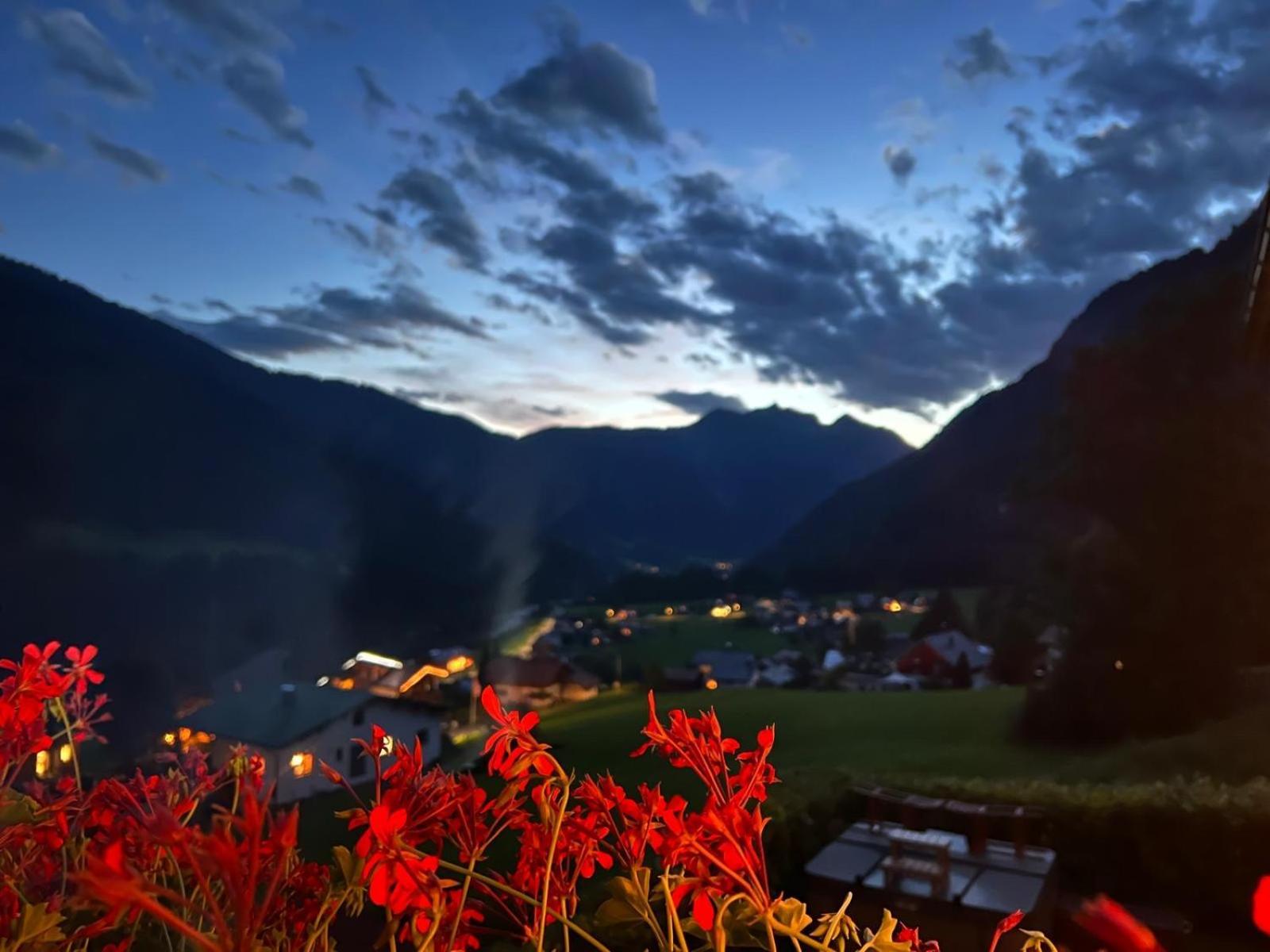 Alpenburg Bergparadies Apartments Wald am Arlberg Exterior photo
